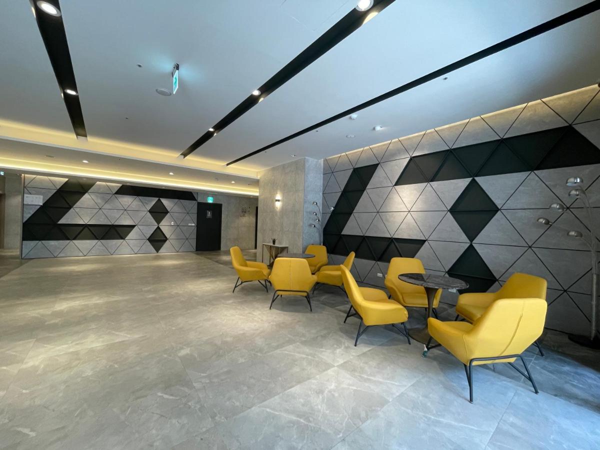 Fullon Poshtel - Kaohsiung Hotell Exteriör bild