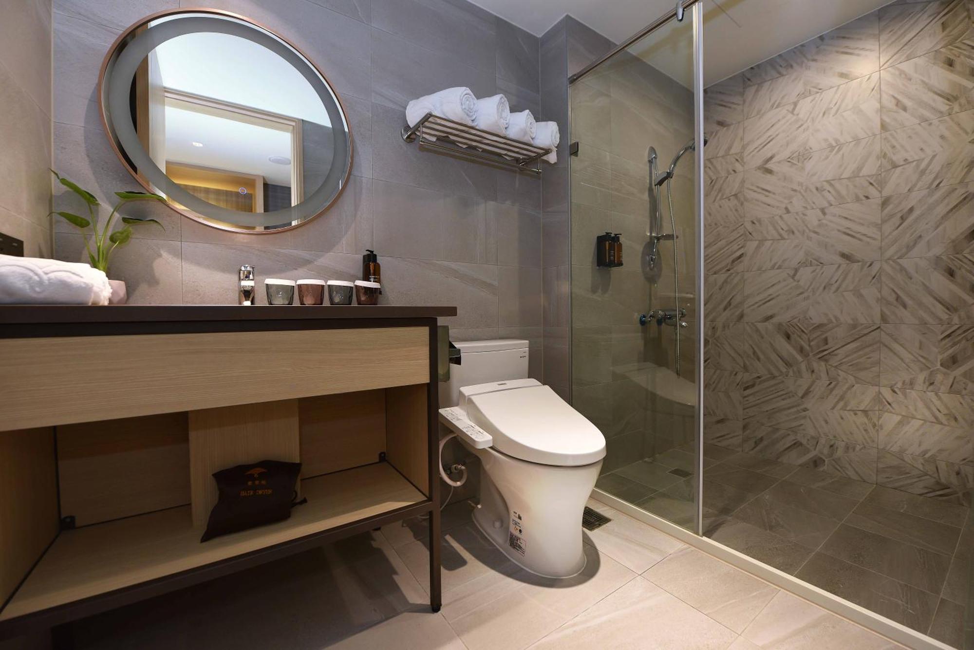 Fullon Poshtel - Kaohsiung Hotell Exteriör bild