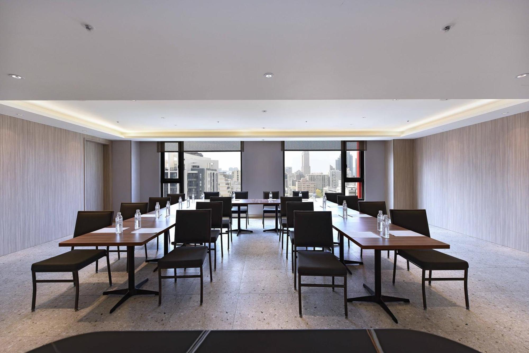Fullon Poshtel - Kaohsiung Hotell Exteriör bild