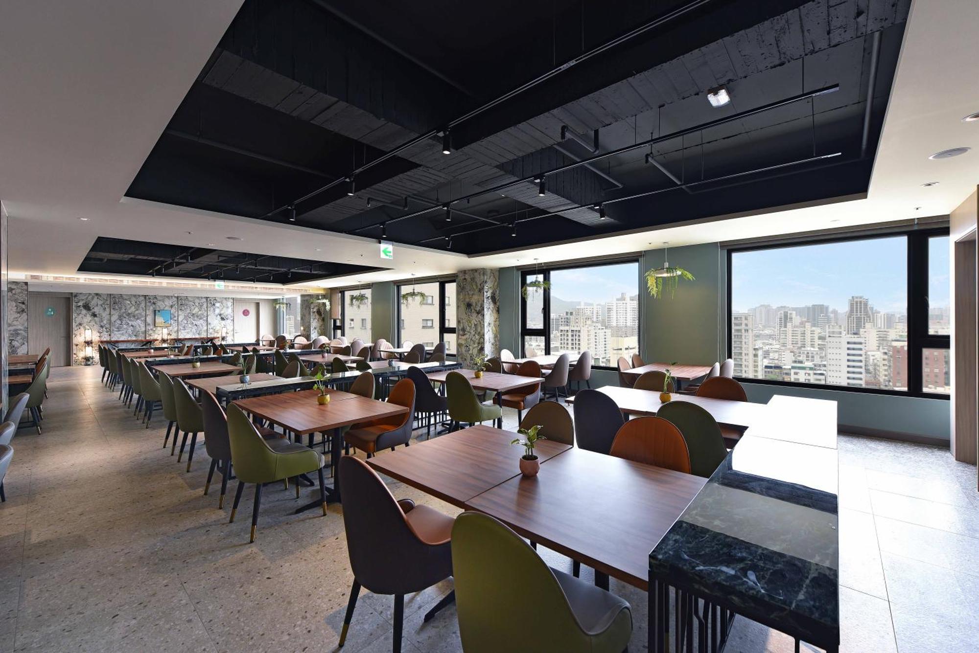 Fullon Poshtel - Kaohsiung Hotell Exteriör bild